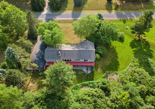 Homes for sale in Saline, MI | 9787 York Woods Dr, Saline, MI 48176 | MLS# 61002056