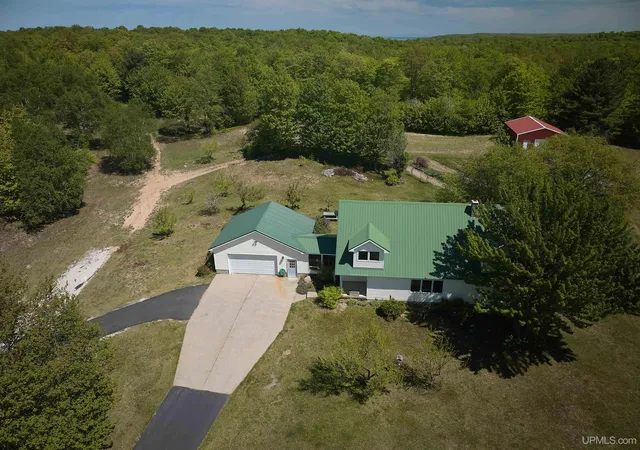 Single family home for sale at E9328 Lehnen Rd, Munising, MI 49862 | MLS# 50216328
