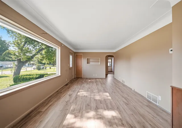 Photo 3 of Single family home for sale at 5445 Sharon Dr, Jackson, MI 49203 | MLS# 70545986 | Listing updated on 2026-08-31