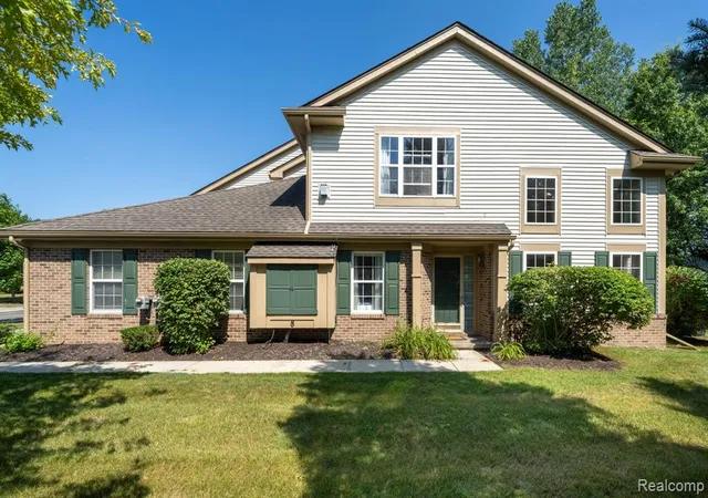 1st image of 158 S Vista, Auburn Hills, MI 48326 | MLS# 61018140