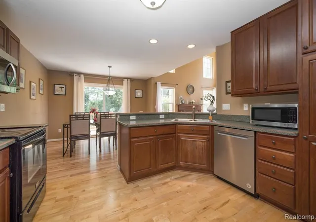 4th image of 158 S Vista, Auburn Hills, MI 48326 | MLS# 61018140