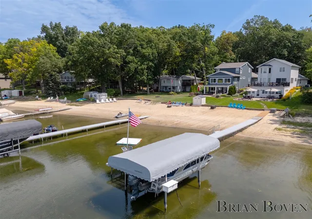 2nd image of 7550 Hessler Dr, Rockford, MI 49341 | MLS# 70531855