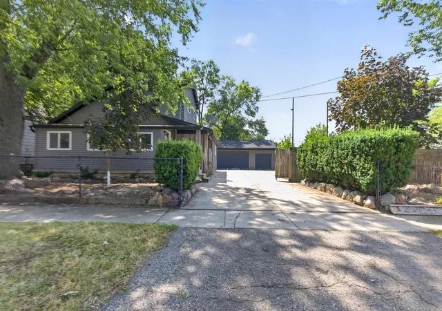 4th image of 1452 Kenneth St, Burton, MI 48529 | MLS# 50217426