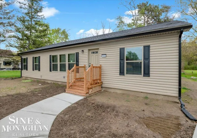 Homes for sale in Algonac, MI | 2060 Washington St, Algonac, MI 48001 | MLS# 50207318