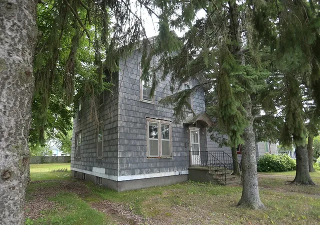 1st image of 1621 13th Ave, Menominee, MI 49858 | MLS# 70549380