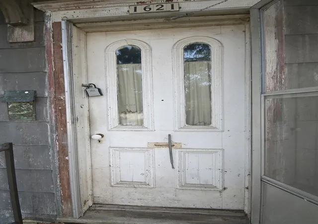 4th image of 1621 13Th Ave, Menominee, MI 49858 | MLS# 70549380