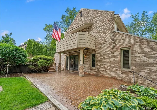 Photo 3 of Single Family Residence at 3325 Proctor Ln, Oakland, MI 48363 | MLS# 61003659 |  | Sold on 2026-08-10