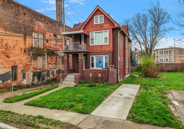 Listing Photo 4 - Condo for sale in building located at 8983 Beverly Ct, Detroit, MI 48204-2316