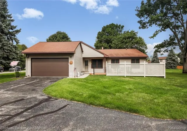 1st image of 7812 Oakland Pl, Waterford, MI 48327 | MLS# 21213940