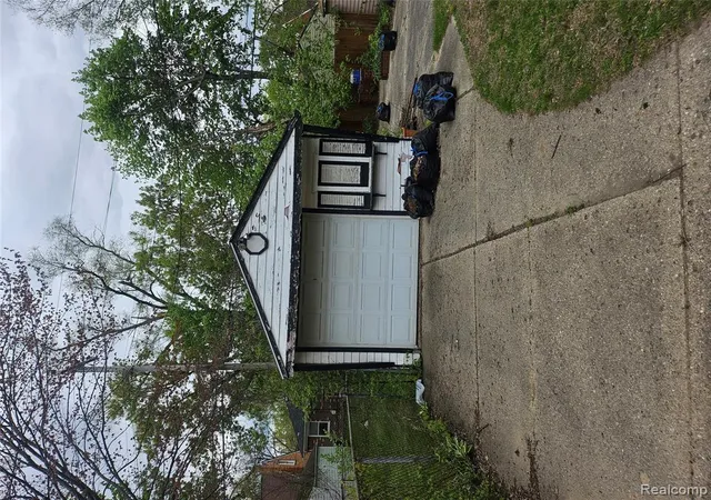3rd image of 20291 Greydale Ave, Detroit, MI 48219 | MLS# 60990585