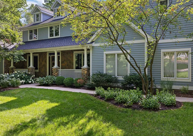 Photo 2 of Mansion for sale at 4710 N Catamount Trl, Ada, MI 49301 | MLS# 70544844 | Listing updated on 2026-09-03