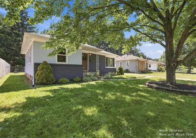 Homes for sale in Wyoming, MI | 3458 Collingwood Ave, Wyoming, MI 49519 | MLS# 70544445