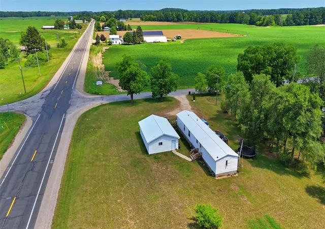 Homes for sale in Howard City, MI | 9479 N Bailey Rd, Howard City, MI 49329 | MLS# 70543752