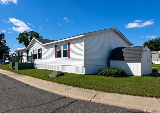 Photo 2 of Manufactured home for sale at 28917 Briarwood, Flat Rock, MI 48134 | MLS# 61025347 | Listing updated on 2026-08-28