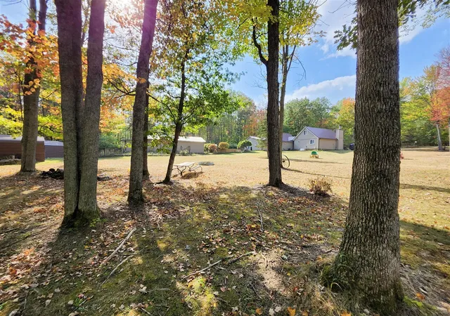 5th image of 108 Deerwood Ct, Roscommon, MI 48653 | MLS# 70501422