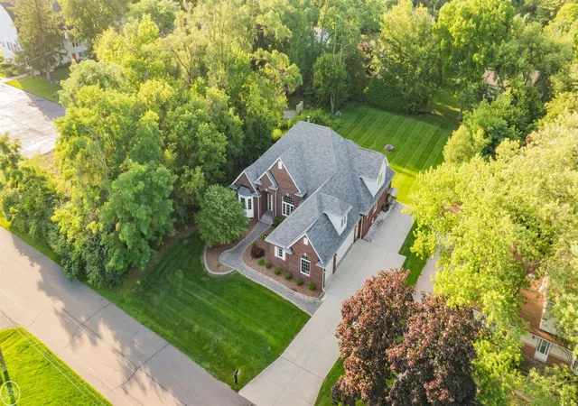 Photo 4 of Single Family Residence at 53 Evaline Dr, Troy, MI 48085 | MLS# 50213789 |  | Sold on 2026-08-05