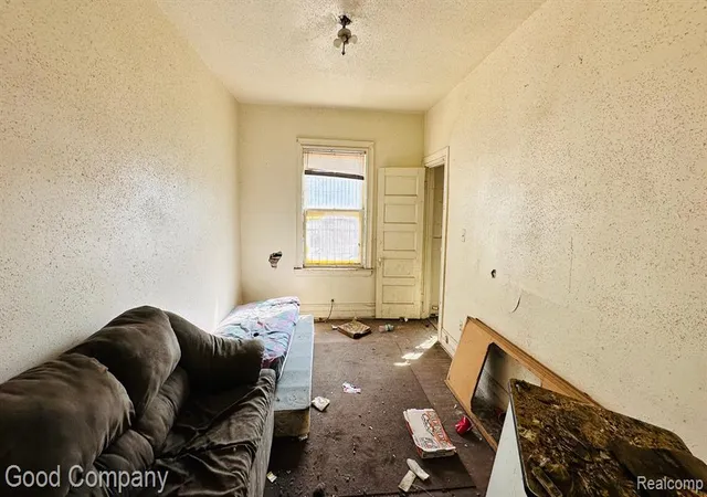 4th image of 108 Mount Vernon St, Detroit, MI 48202 | MLS# 60294875