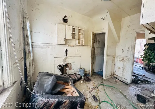 5th image of 108 Mount Vernon St, Detroit, MI 48202 | MLS# 60294875