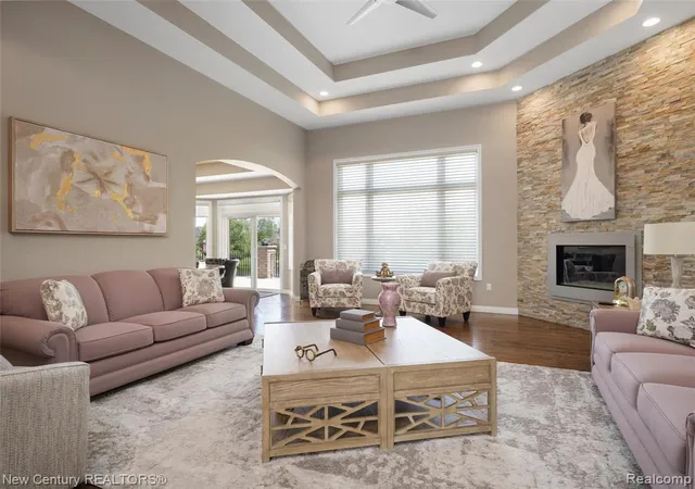 3rd image of 55490 Whispering Hills Dr, Shelby Township, MI 48316 | MLS# 60995922