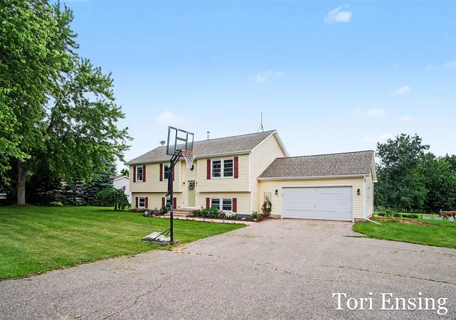 Photo 4 of Sale Pending at 9137 Peterson St, Rockford, MI 49341 | MLS# 70542332 | Listing updated on 2026-07-28