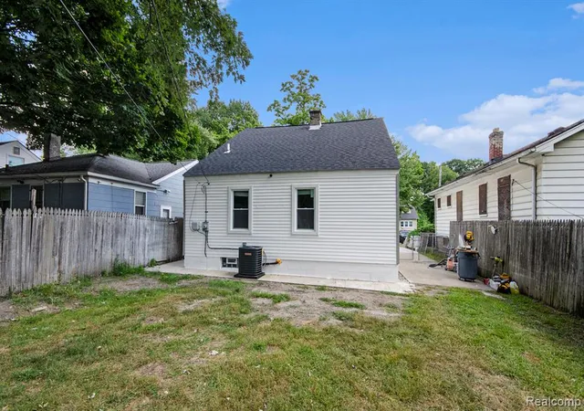 18th image of 17583 Pierson St, Detroit, MI 48219 2520 | MLS# 60933262