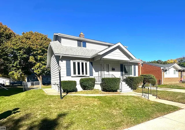 Homes for sale in Mount Clemens, MI | 35 Michigan St, Mount Clemens, MI 48043 | MLS# 50195477
