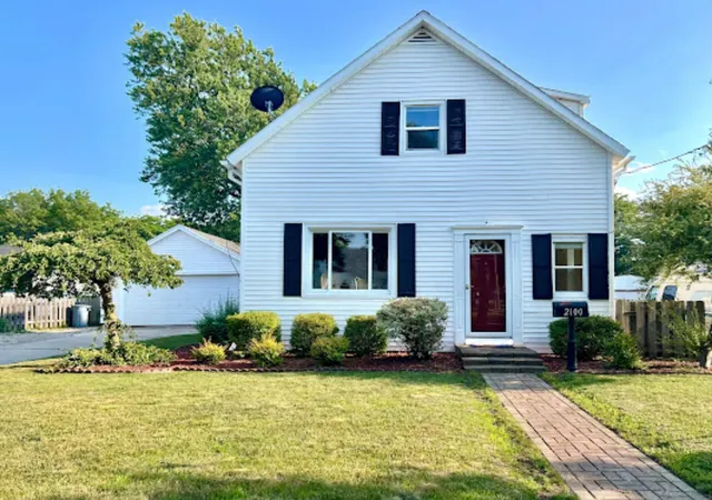 Photo 1 of Single family home for sale at 2100 Tackle St, Essexville, MI 48732 | MLS# 50218117 | Listing updated on 2026-10-06
