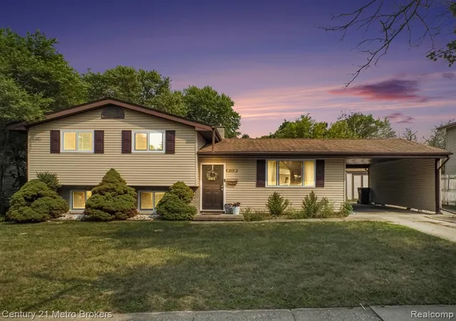 1st image of 419 Laurie Dr, Flushing, MI 48433 | MLS# 61020393