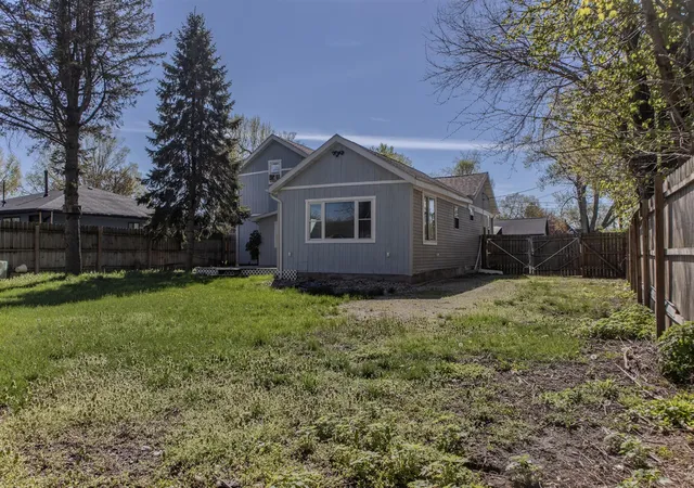 Homes for sale in Hartford, MI | 409 S Haver St, Hartford, MI 49057 | MLS# 70526658