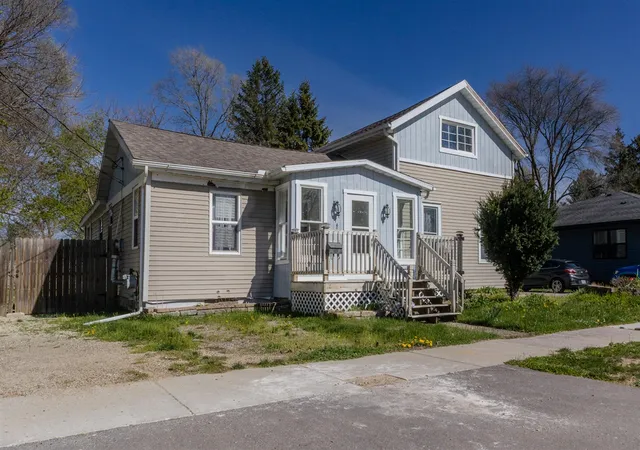 Homes for sale in Hartford, MI | 409 S Haver St, Hartford, MI 49057 | MLS# 70526658