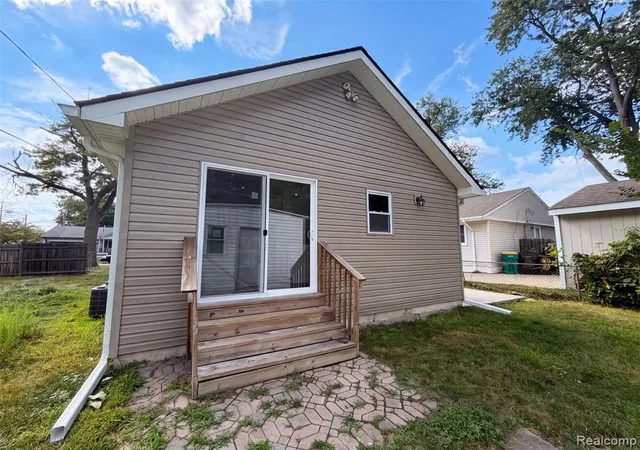 5th image of 21420 Jefferson St, Farmington Hills, MI 48336 | MLS# 61019560