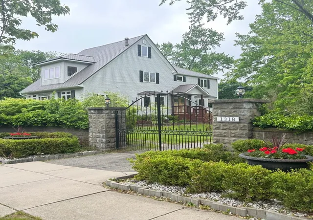 1st image of 1318 E Broadway, Mount Pleasant, MI 48858 | MLS# 80066684