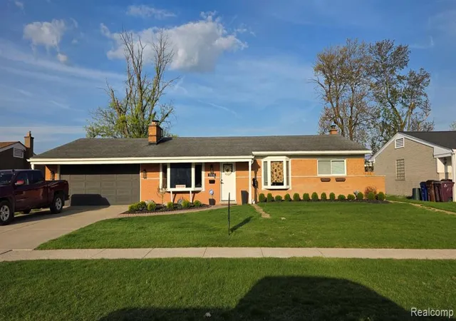 Homes for sale in Shelby Township, MI | 51241 Kingwood Dr, Shelby Township, MI 48316 | MLS# 60986308
