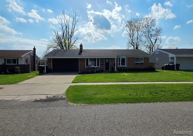 Photo 3 of Sale Pending at 51241 Kingwood Dr, Shelby Township, MI 48316 | MLS# 60986308 | Listing updated on 2026-08-04