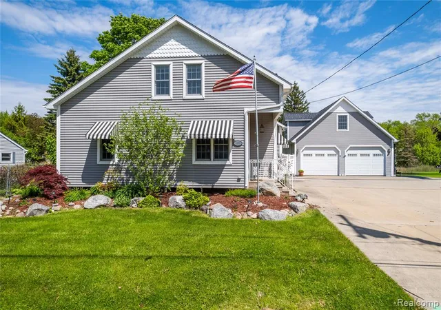 2nd image of 1255 Glendale St, Burton, MI 48509 | MLS# 60997141