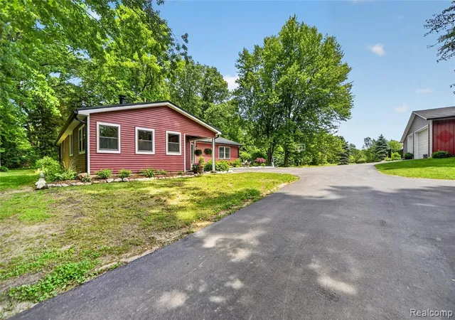 Homes for sale in Gregory, MI | 13635 Unadilla Rd, Gregory, MI 48137 | MLS# 61001304