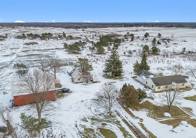 Photo 2 of Sale Pending at 4646 N Anderson Rd, Ludington, MI 49431 | MLS# 70511288 | Listing updated on 2026-08-05
