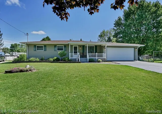2nd image of 6229 Cold Spring Trl, Grand Blanc, MI 48439 | MLS# 61018191