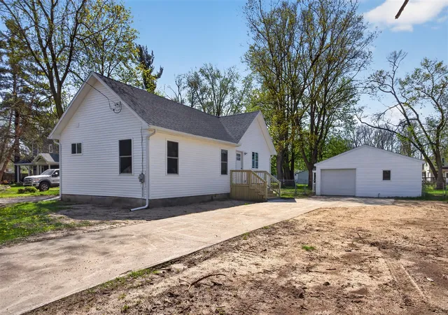 Homes for sale in Michigan Center, MI | 323 Grand St, Michigan Center, MI 49254 | MLS# 70527972