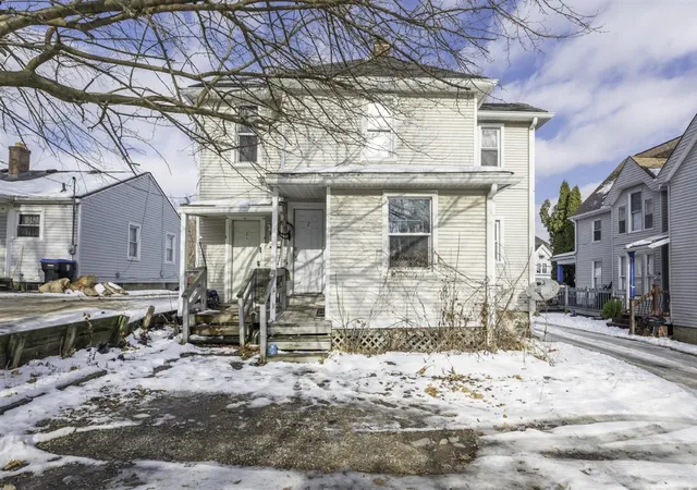 5th image of 611 Emmet St, Ypsilanti, MI 48197 | MLS# 70542935