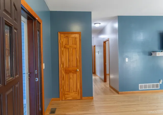 Photo 3 of Single family home for sale at 25659 S Entry Rd, Chassell, MI 49916 | MLS# 50215939 | Listing updated on 2026-08-27