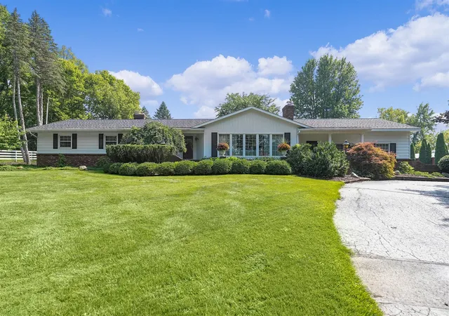 1st image of 1810 E Mill St, Hastings, MI 49058 | MLS# 70520908