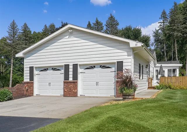 3rd image of 1810 E Mill St, Hastings, MI 49058 | MLS# 70520908