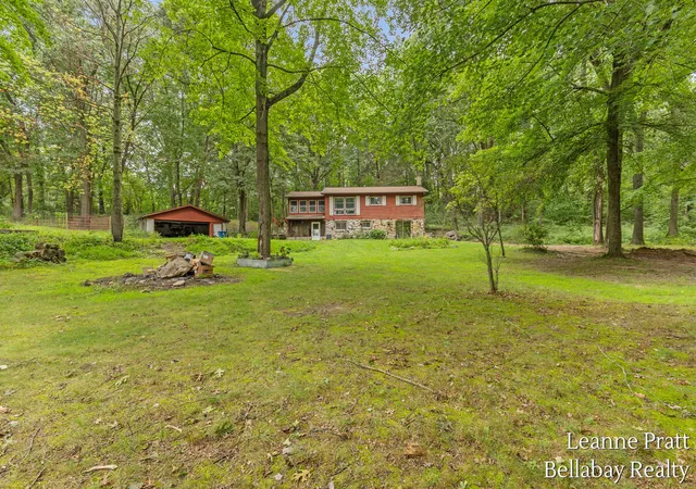 3rd image of 817 W Kirby Rd, Battle Creek, MI 49017 | MLS# 70552419