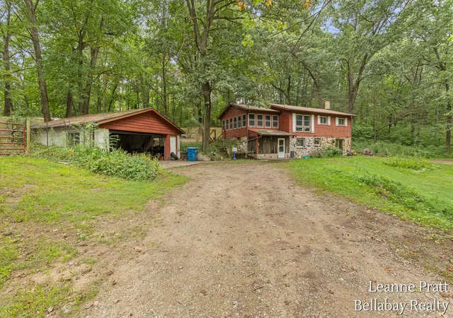 4th image of 817 W Kirby Rd, Battle Creek, MI 49017 | MLS# 70552419