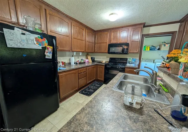 Homes for sale in Flat Rock, MI | 29319 Maple, Flat Rock, MI 48134 | MLS# 61006588