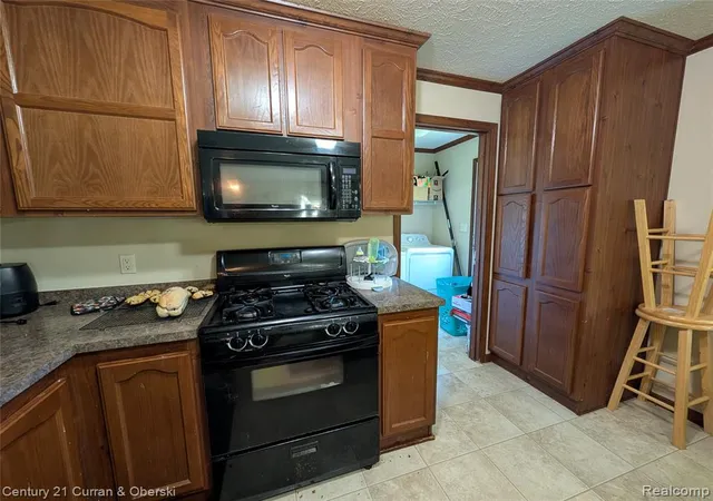 Homes for sale in Flat Rock, MI | 29319 Maple, Flat Rock, MI 48134 | MLS# 61006588