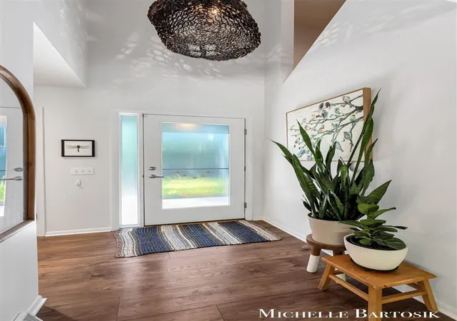 Photo 4 of Single family home for sale at 3301 Midland Dr, Grand Rapids, MI 49546 | MLS# 70545226 | Listing updated on 2026-08-12