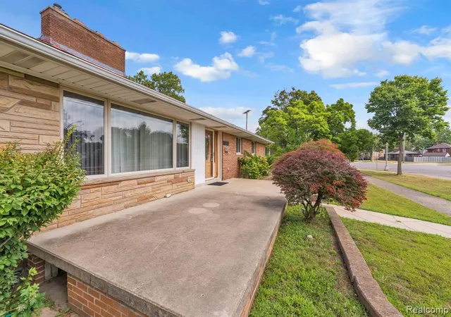 Photo 4 of Single family home for sale at 7771 Esper Blvd, Dearborn, MI 48126 | MLS# 61019680 | Listing updated on 2026-08-11
