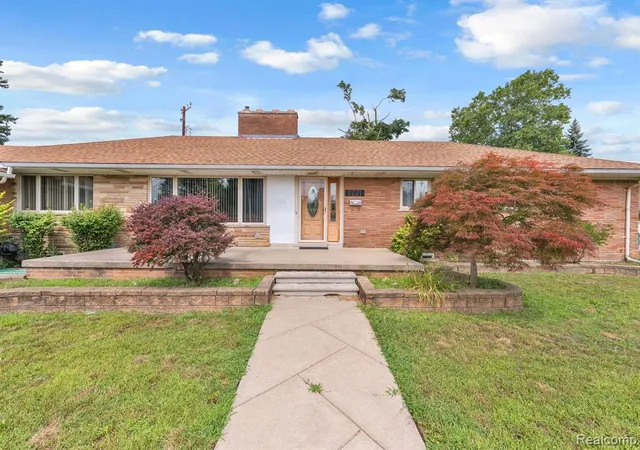 Photo 5 of Single family home for sale at 7771 Esper Blvd, Dearborn, MI 48126 | MLS# 61019680 | Listing updated on 2026-08-11